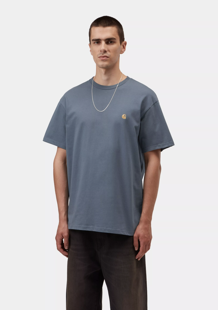 Camiseta Carhartt WIP Chase - Icesheet/Gold