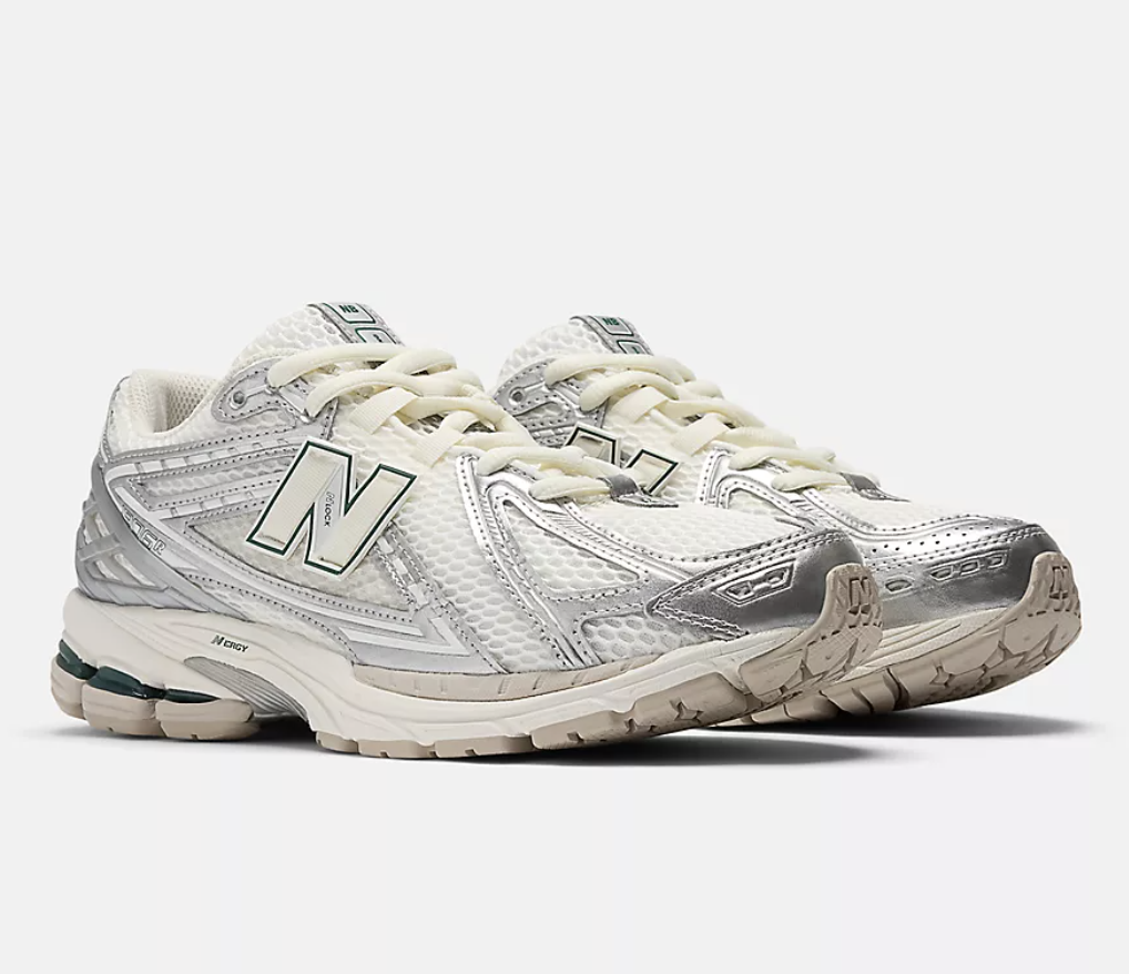 Zapatillas New Balance 1906REE - Silver Metallic con Sea Salt y New Spruce