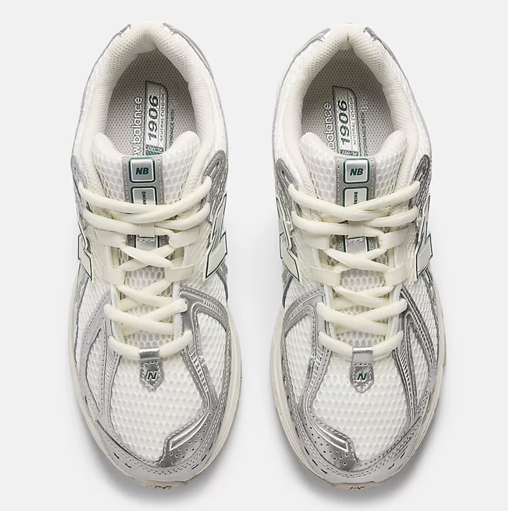 Zapatillas New Balance 1906REE - Silver Metallic con Sea Salt y New Spruce