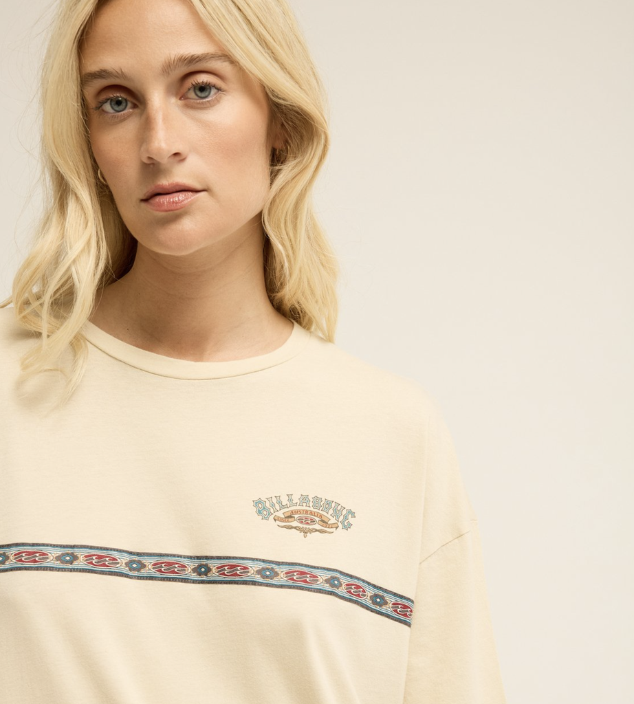 Camiseta Extragrande Billabong Since 73 True - Oatmeal