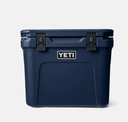 Nevera Yeti 32 Wheeled Cool Box - Navy