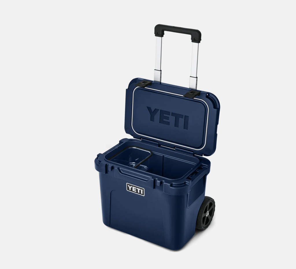 Nevera Yeti 32 Wheeled Cool Box - Navy