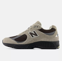 Zapatillas New Balance 2002RO - Arid Stone con Black Coffee y Castlerock