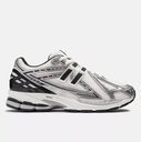 Zapatillas New Balance 1906RER - Metallic Silver con White y Sea Salt