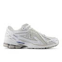 Zapatillas New Balance 1906RCA - White con Team Royal y Silver Metallic